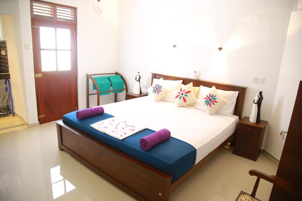 Aken Villa Hikkaduwa Exterior photo